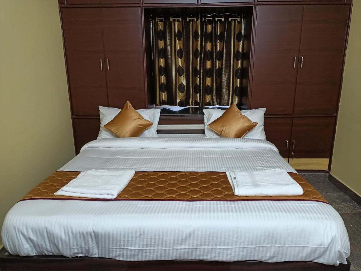 Four Seasons Home Stay Тирупати Экстерьер фото